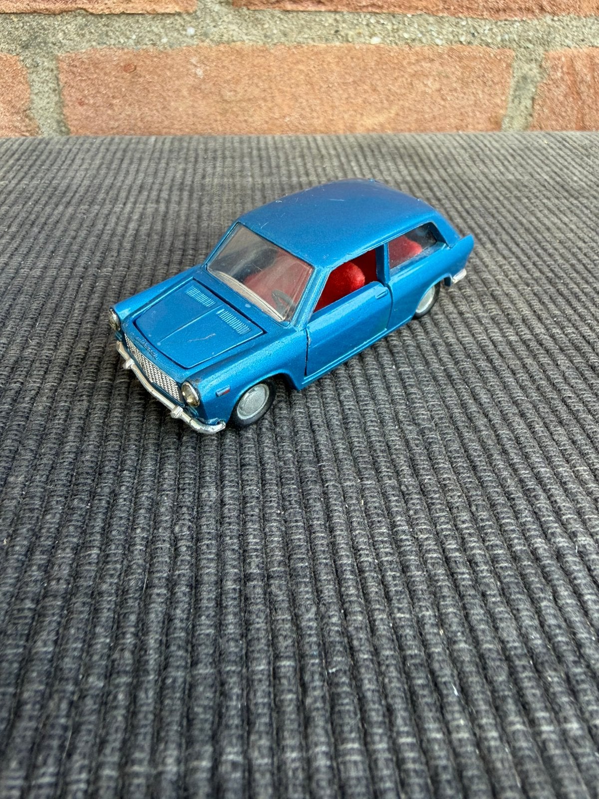 1:43 Politoys M No.522 Autobianchi Primula, Ophalen of Verzenden, Zo goed als nieuw, Auto, Overige merken