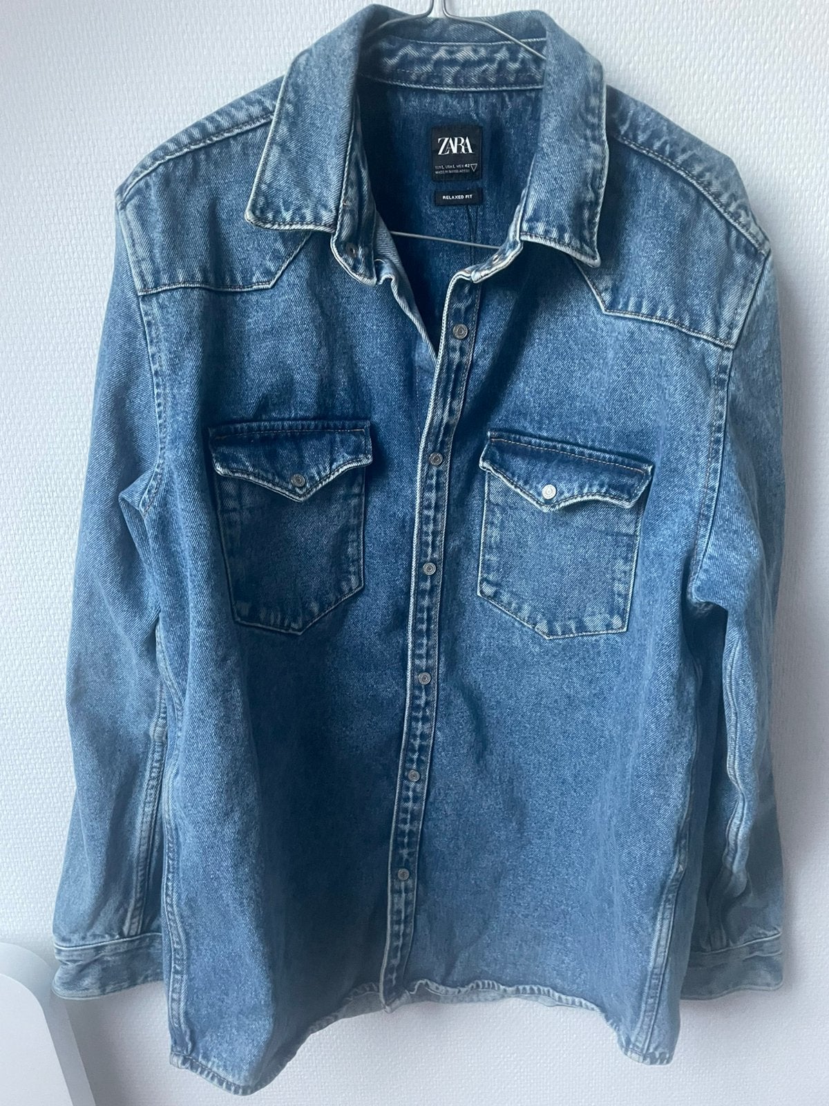 Heren spijkerblouse met print achter maat 42, Ophalen of Verzenden, Gedragen, Blauw