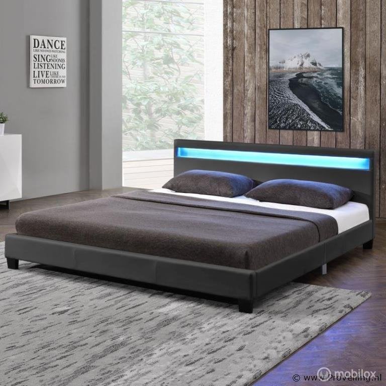 Online Veiling: Kunstleren bed Paris 140x200cm, Nieuw