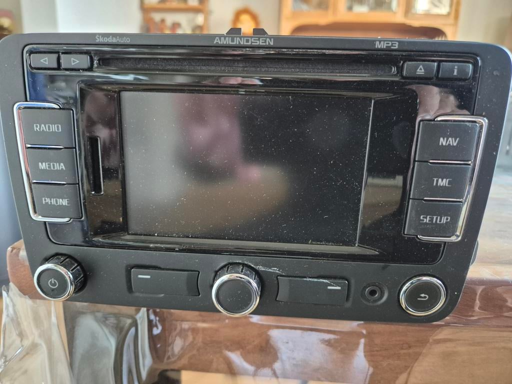 Skoda Amundsen navigatie/radio - defect, Auto diversen, Autoradio's, Ophalen of Verzenden, Gebruikt