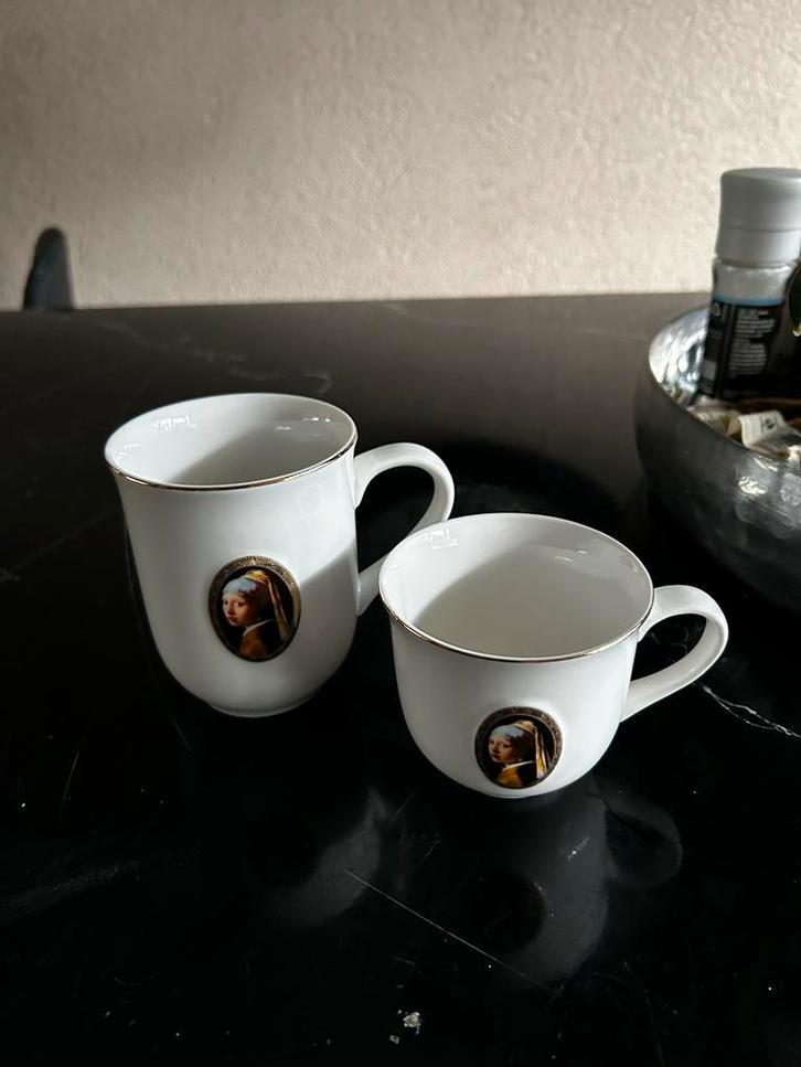 Het meisje met de parel mok en kopje, Ophalen of Verzenden, Zo goed als nieuw, Overige stijlen, Kop(pen) en/of Schotel(s)