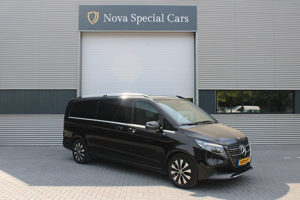 Mercedes-Benz V 300d Avantgarde Extra-Lang 8 Persoons, 2024, Automaat, Achterwielaandrijving, 2000 kg, Zwart