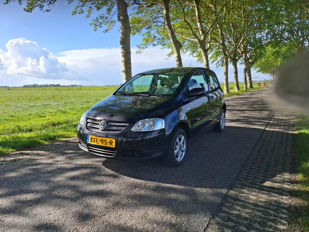 Volkswagen Fox 1.2 40KW 2008 Zwart, Auto's, Voorwielaandrijving, Stof, 54 pk, 969 kg