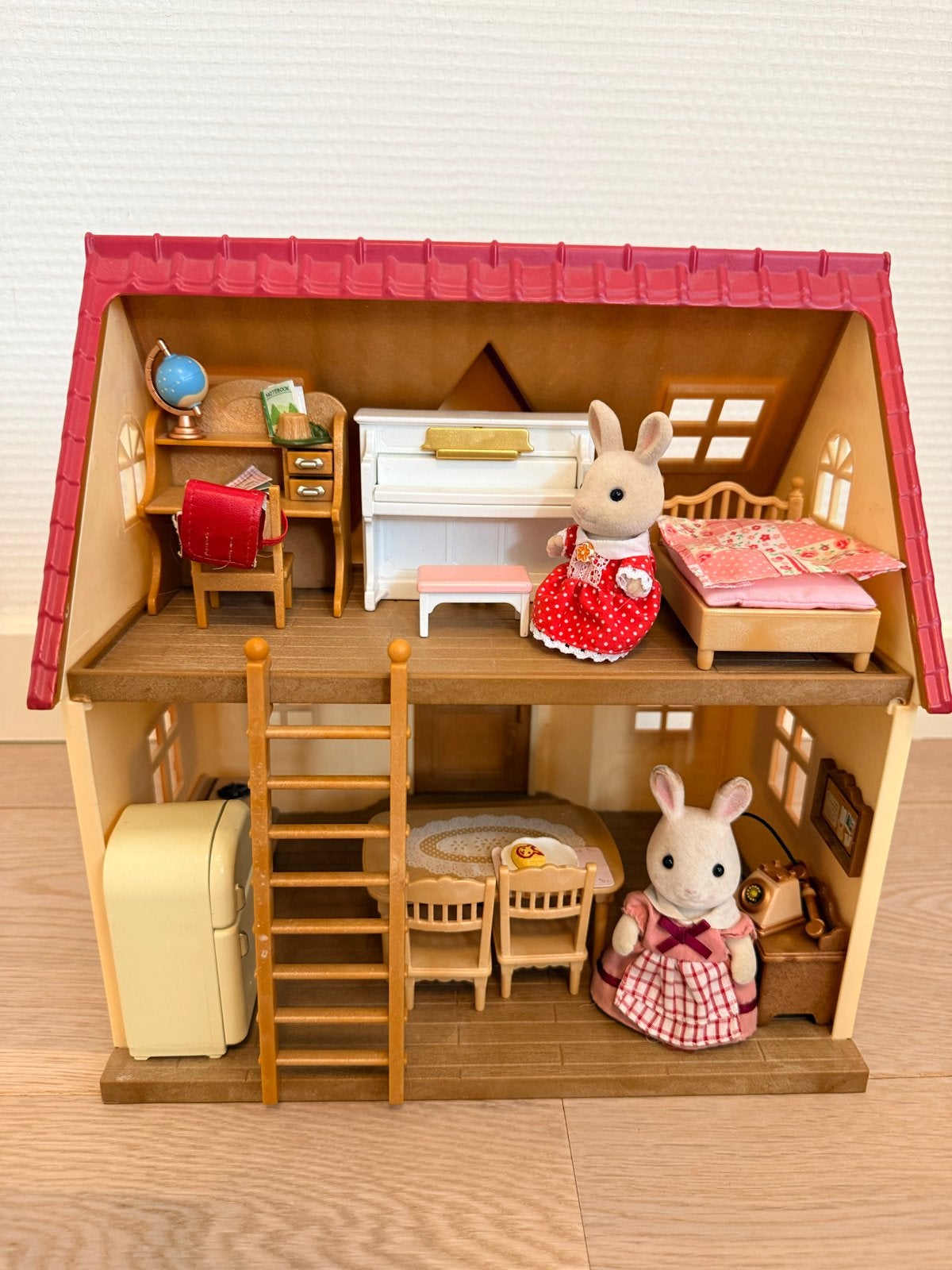 Sylvanian Families Startershuis met Meubels en Poppetjes, Ophalen of Verzenden, Gebruikt, Jongen of Meisje