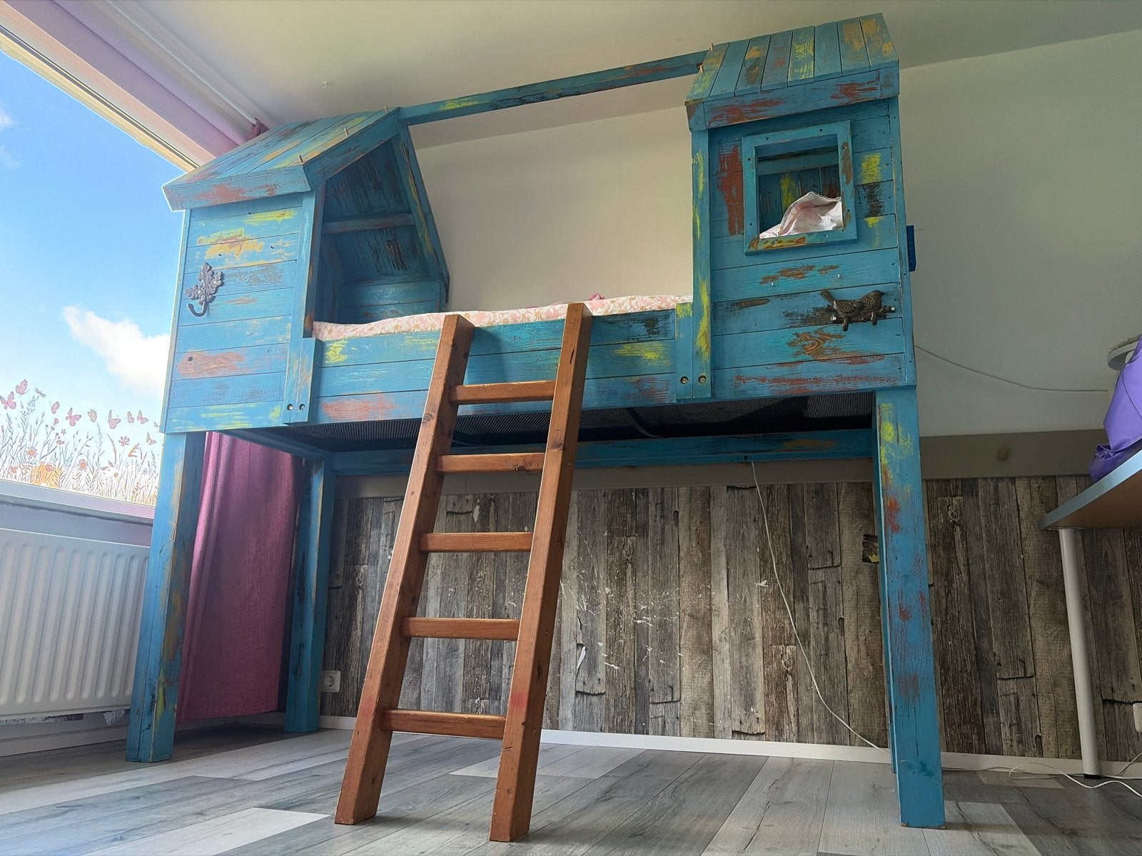 Uniek handgemaakt boomhutbed - massief hout, stevig en speel, Kinderen en Baby's, Kinderkamer | Bedden, Ophalen, Gebruikt, 100 cm of meer