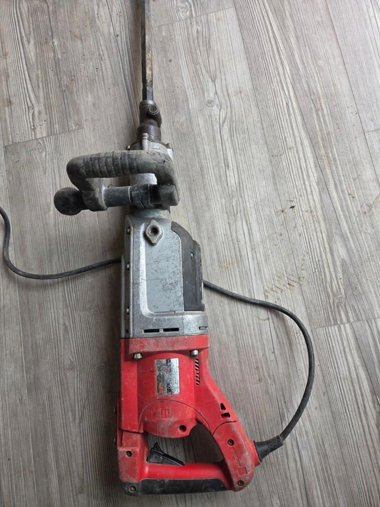 Milwaukee Sloophamer/Breekhamer 900K met 25mm beitel, Ophalen