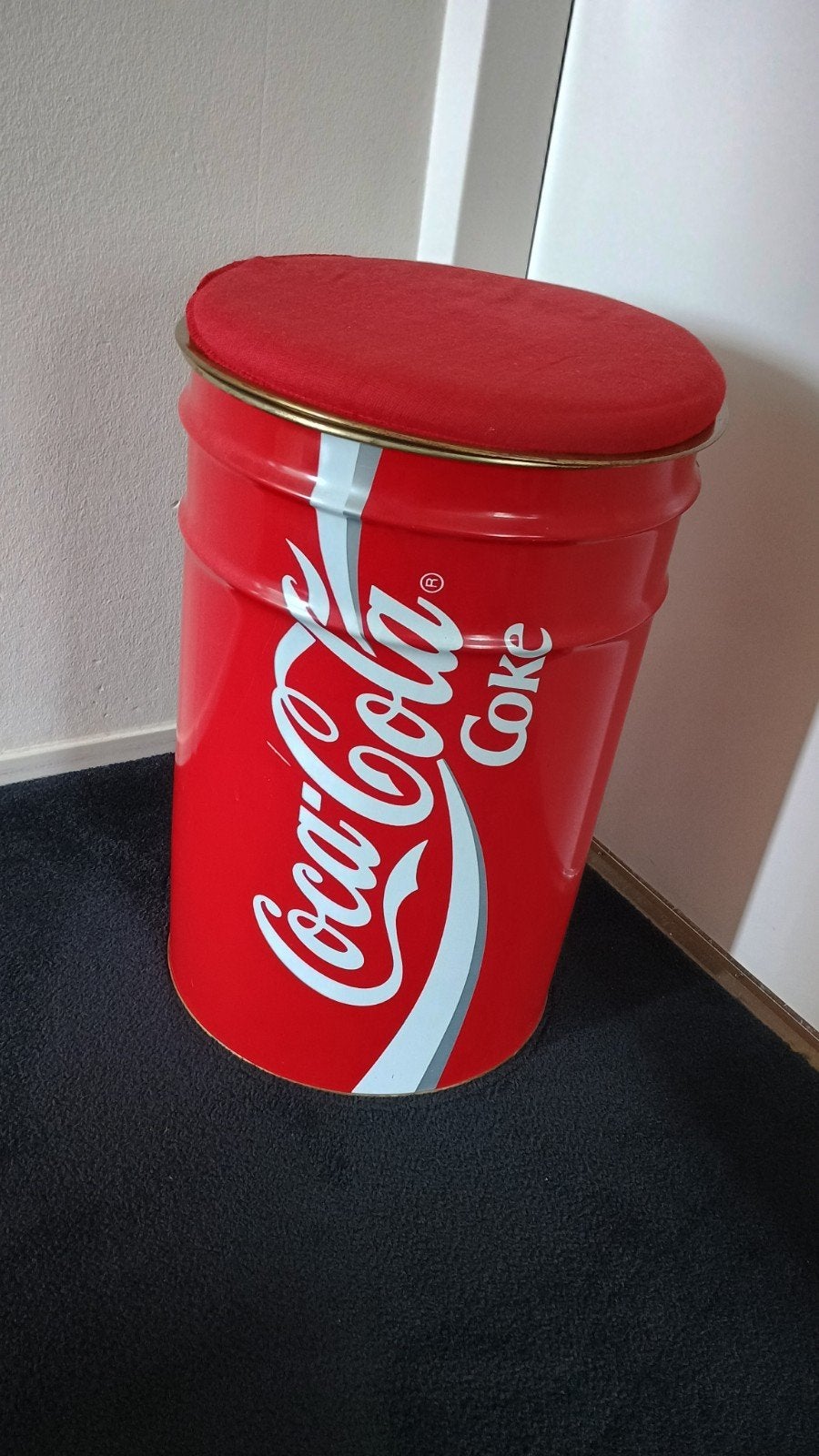 Vintage Coca Cola blik / ton met origineel kussen, Minder dan 10 liter, Ophalen