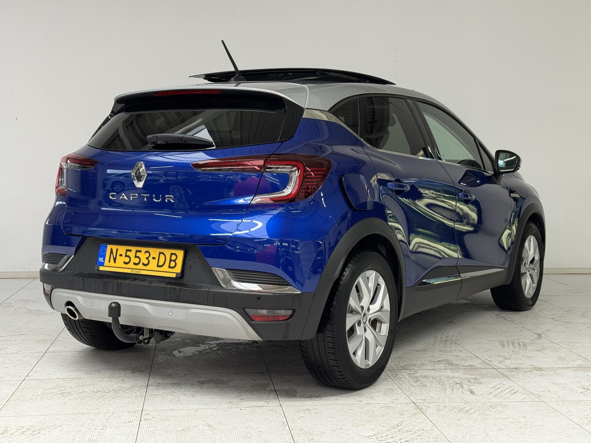 Renault Captur 1.3 TCe 140 Intens | Navigatie | Panoramadak, Auto's, Gebruikt, 4 cilinders, Met garantie (alle), Blauw