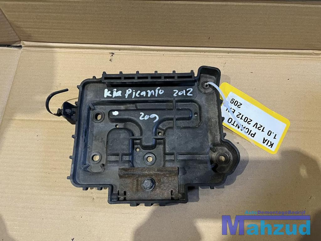 KIA PICANTO 2 accubak accuhouder 2011-2017, Auto-onderdelen, Heolleung-ro 12
06797  Seoul, Ophalen of Verzenden, Info@kia.com