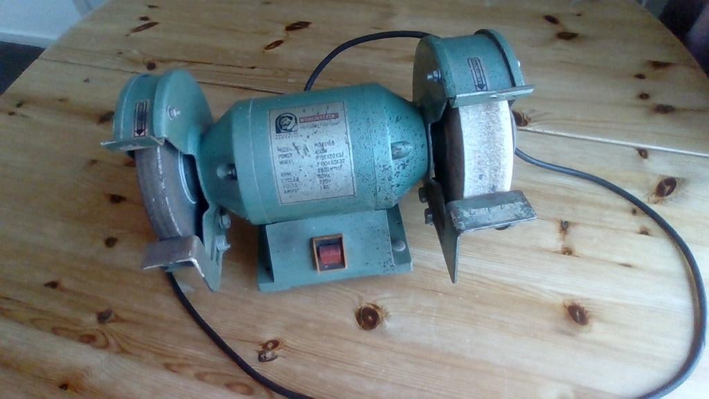 Tafelslijpmachine, Doe-het-zelf en Verbouw, Gereedschap | Slijpmachines, Ophalen, Gebruikt, Minder dan 700 watt, Werkbankslijpmachine