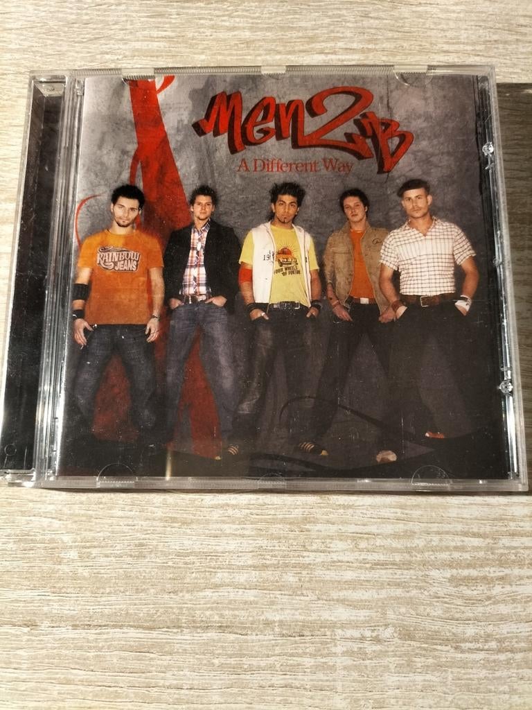 Men2b - a different way, Ophalen of Verzenden