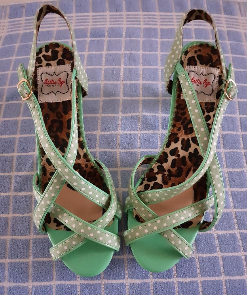 Bettie Page Sandalen met hoge hak, maat 40, Bettie Page, Verzenden, Nieuw, Sandalen of Muiltjes