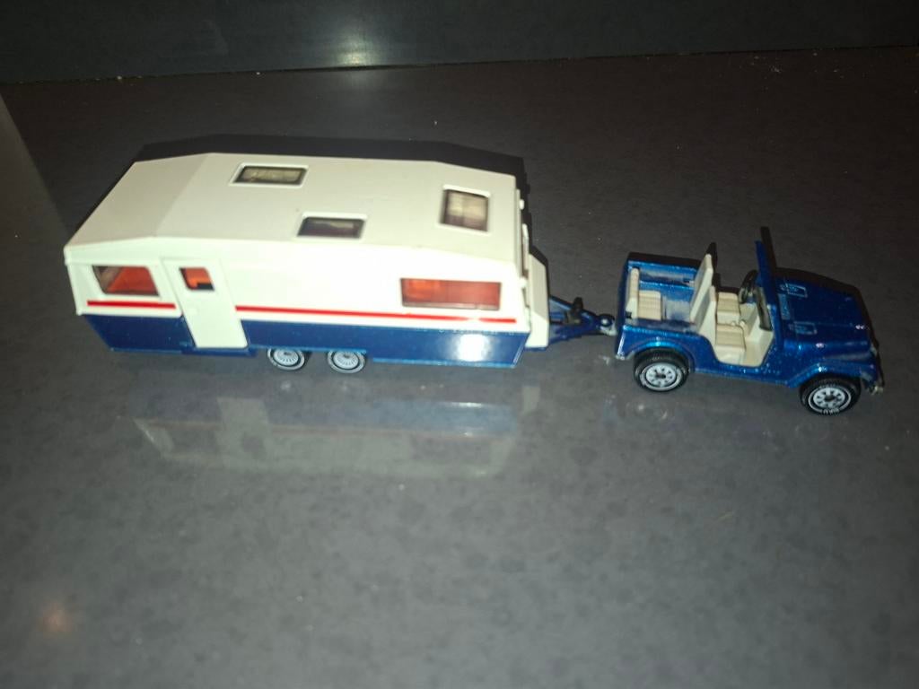 Siku Jeep met Caravan, Ophalen of Verzenden, Zo goed als nieuw, Auto, SIKU