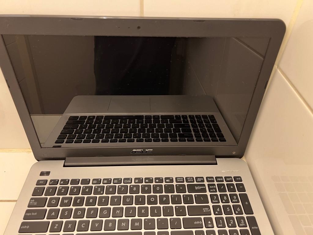 Asus F555L 15.6 inch Intel i7 Windows 8.1 Batterij Defect, Gebruikt, 2 tot 3 Ghz, ASUS, Ophalen of Verzenden
