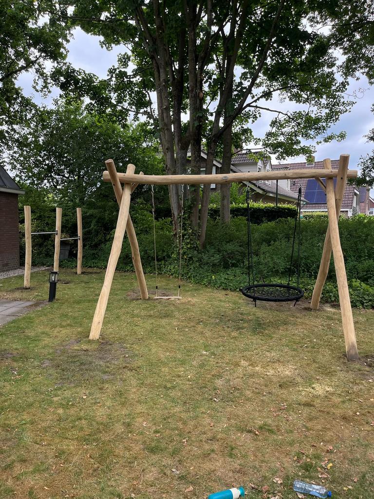 Foto 7 van Robinia Schommel X-model – Duurzaam & Stijlvol Speelplezier
