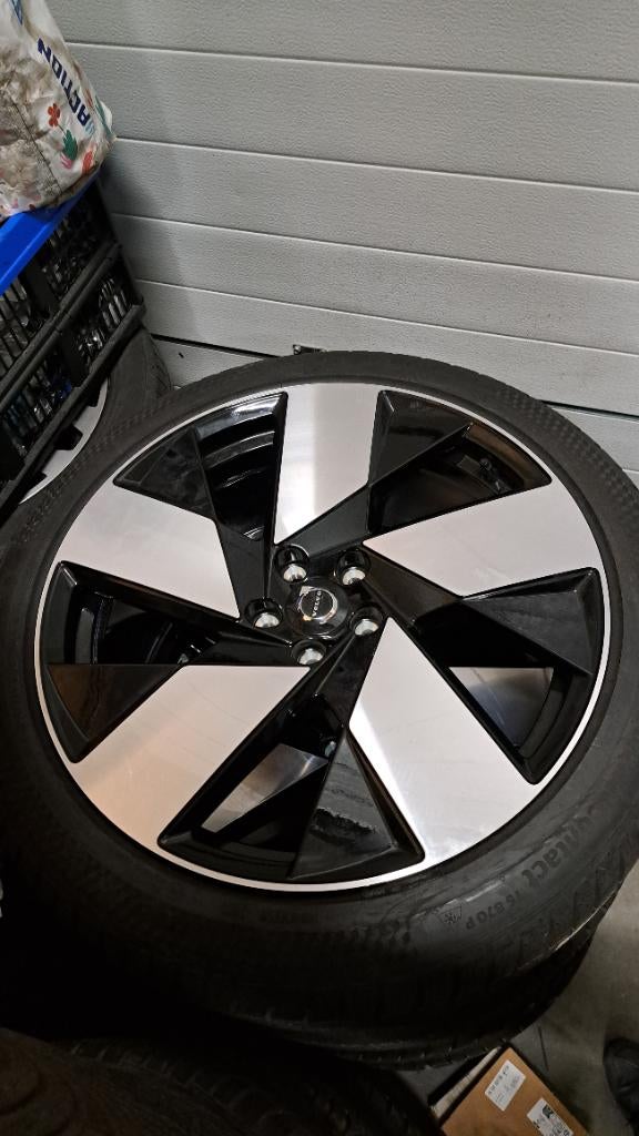 Bi-color velgen XC40 EC40 C40 EX30 255/40/20 Set is nieuw!!, 255 mm, Banden en Velgen, Nieuw, Personenwagen