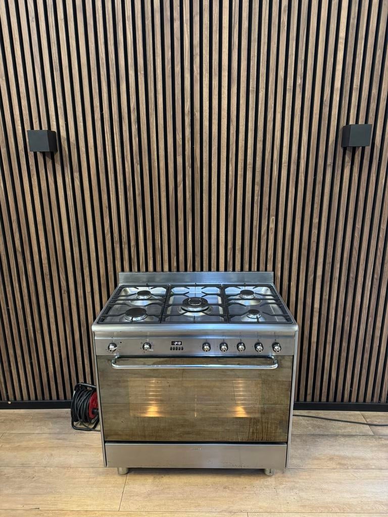 Mooie Rvs Smeg Fornuis 90 cm breed (Gratis bezorgen), Witgoed en Apparatuur, Fornuizen, Gebruikt, 60 cm of meer, Ophalen of Verzenden