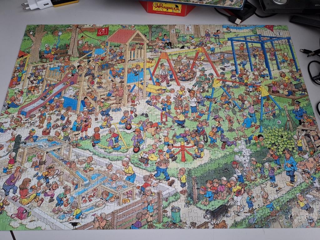 Van Haasteren  - de Speeltuin  - 1000 stukjes, Ophalen of Verzenden, 500 t/m 1500 stukjes, Zo goed als nieuw