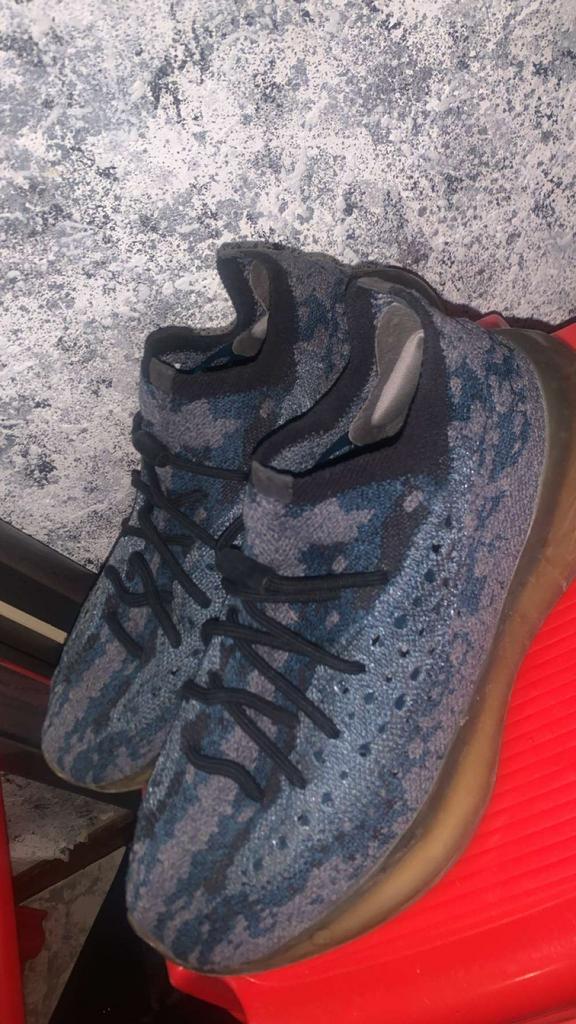 Yeezy, Kleding | Heren, Schoenen, Ophalen of Verzenden, Zo goed als nieuw