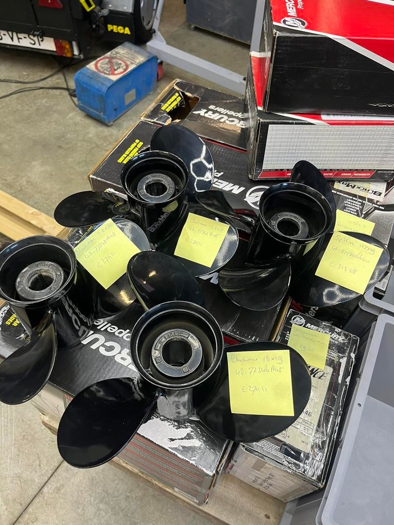 Meerdere Propellers (30 tot 400pk) nieuw en gebruikt, Watersport en Boten, Ophalen, Zo goed als nieuw, Motor en Techniek, Motorboot