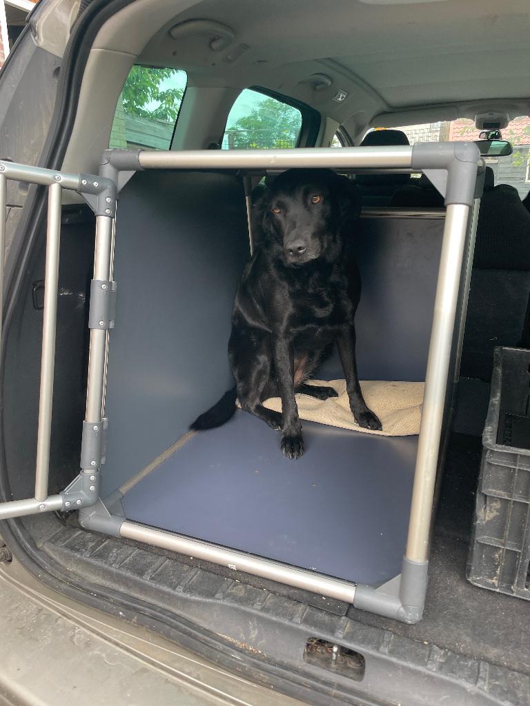 Honden Trixie Transportbox Aluminium maat M-L, Ophalen, Zo goed als nieuw