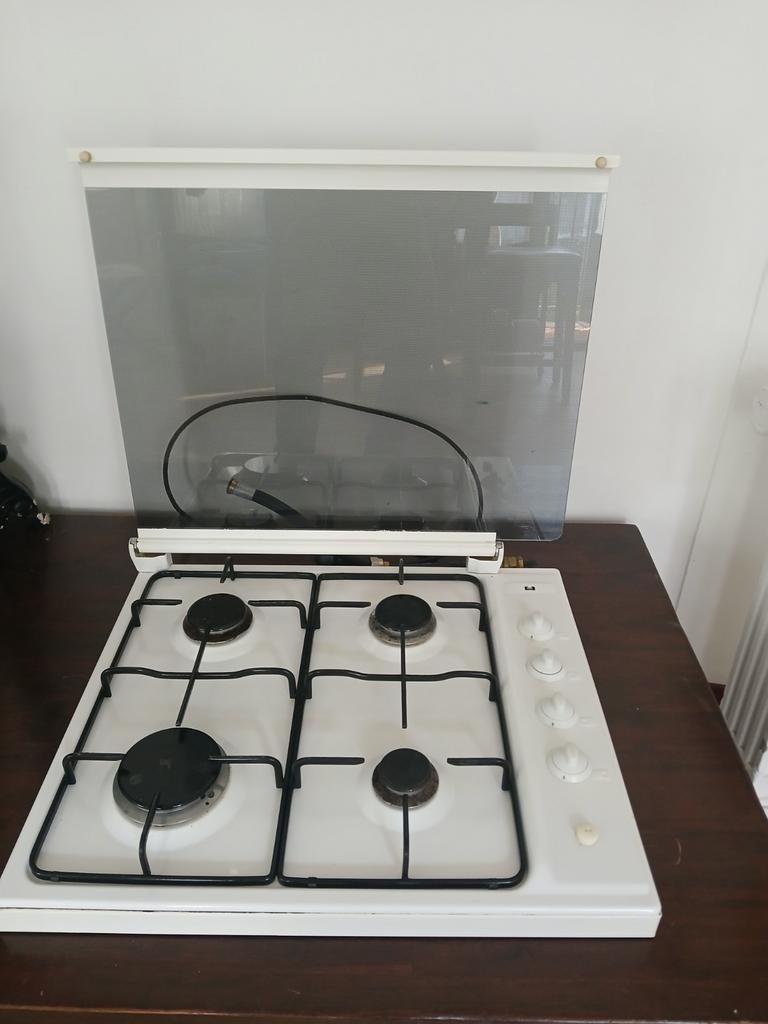 Gasfornuis met 4 pitten - Zo goed als nieuw, Witgoed en Apparatuur, Fornuizen, Zo goed als nieuw, Inbouw, Gas, 45 tot 60 cm