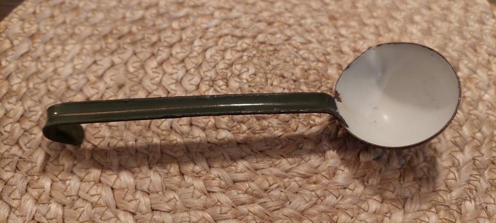 OUD EMAILLE KLEINE JUS-LEPEL GROEN/ GOUDEN BIES -SAUS-LEPEL, Antiek en Kunst, Antiek | Emaille, Ophalen of Verzenden