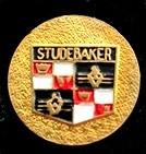 Studebaker wapen pin-gelakt, Verzamelen, Ophalen of Verzenden, Nieuw, Transport, Speldje of Pin