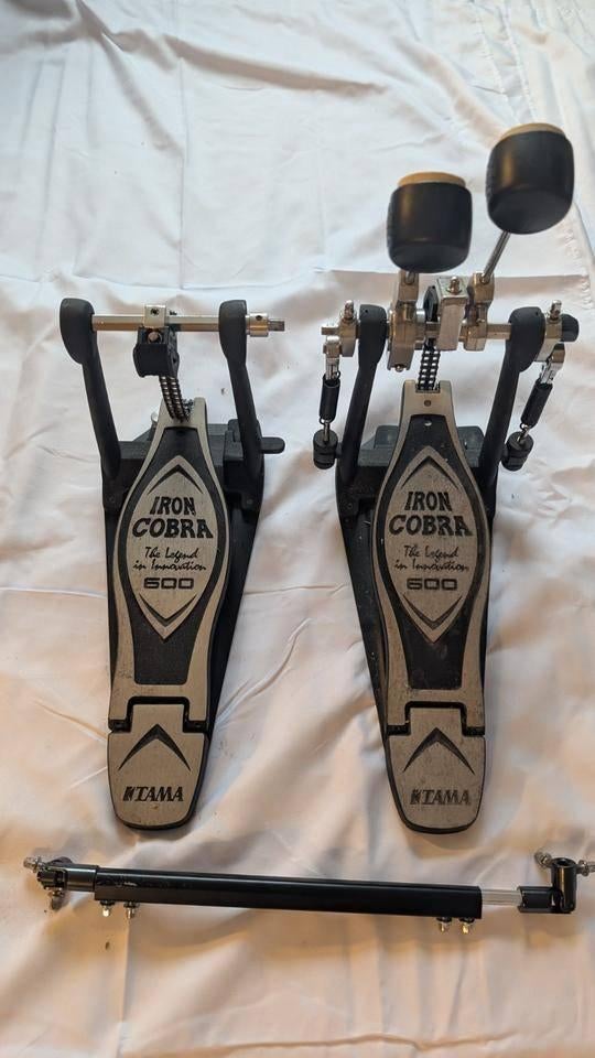 Tama Iron Cobra 600 dubbele pedaal + hi-hatstandaard, Muziek en Instrumenten, Drumstellen en Slagwerk, Zo goed als nieuw, Tama