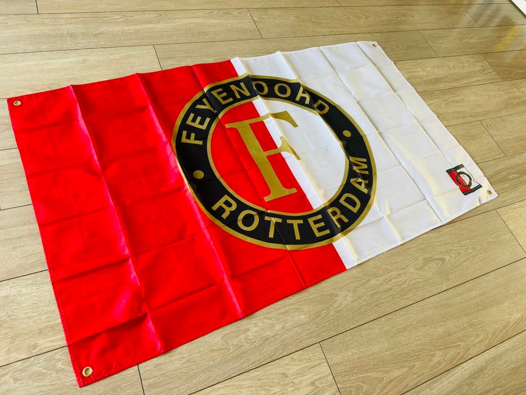 Mooie NIEUWE Rood Witte Feyenoord Logo Vlag, Verzamelen, Sportartikelen en Voetbal, Ophalen of Verzenden, Nieuw, Feyenoord