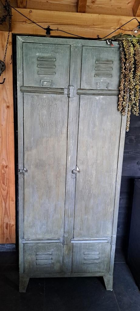 Oude groene locker met legplanken - stoer patina, Huis en Inrichting, Ophalen of Verzenden, Gebruikt, Industrieel