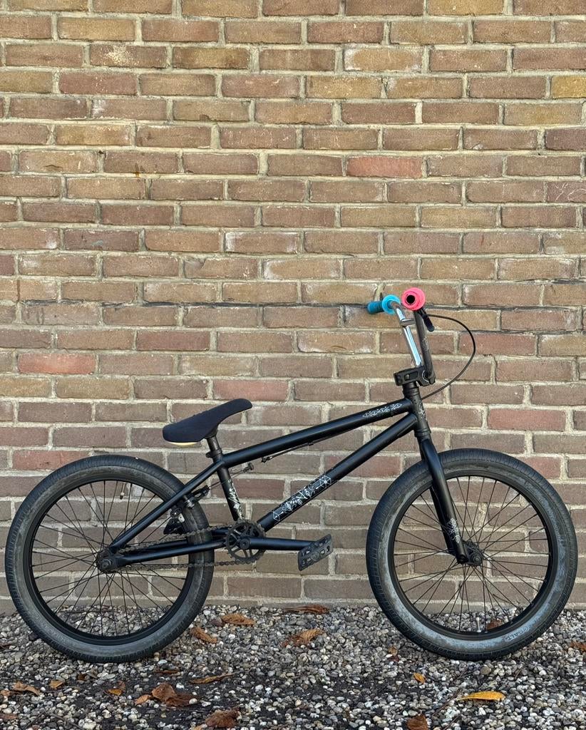 BMX WeThePeople CURSE 20” FREESTYLE fiets met remmen en pegs, Fietsen en Brommers, Fietsen | Crossfietsen en BMX, Ophalen, 16 tot 20 inch