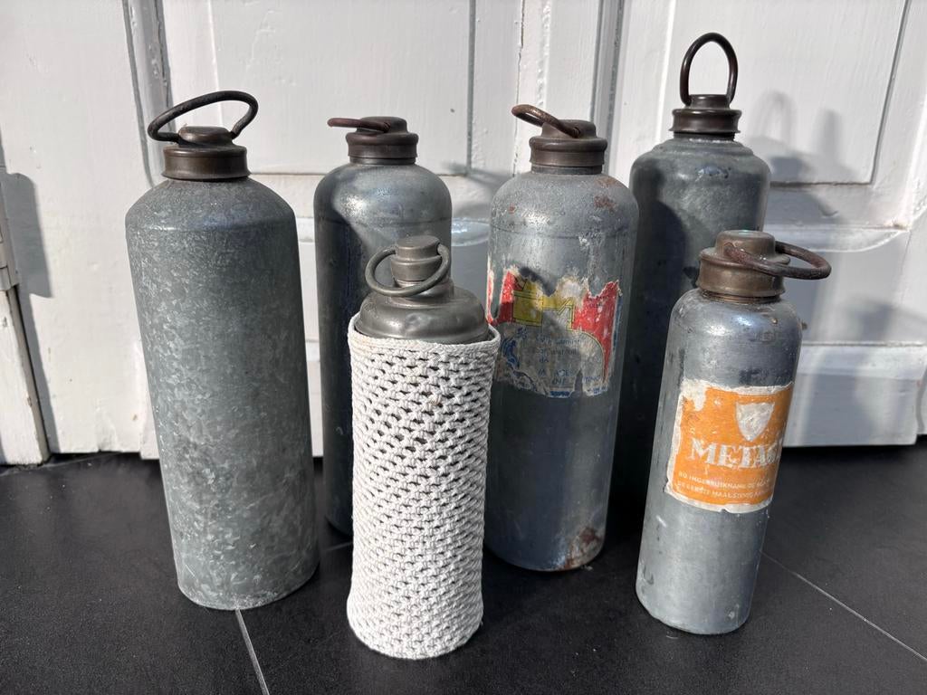 Oude zinken kruiken - decoratief en uniek, Antiek en Kunst, Antiek | Woonaccessoires, Ophalen of Verzenden