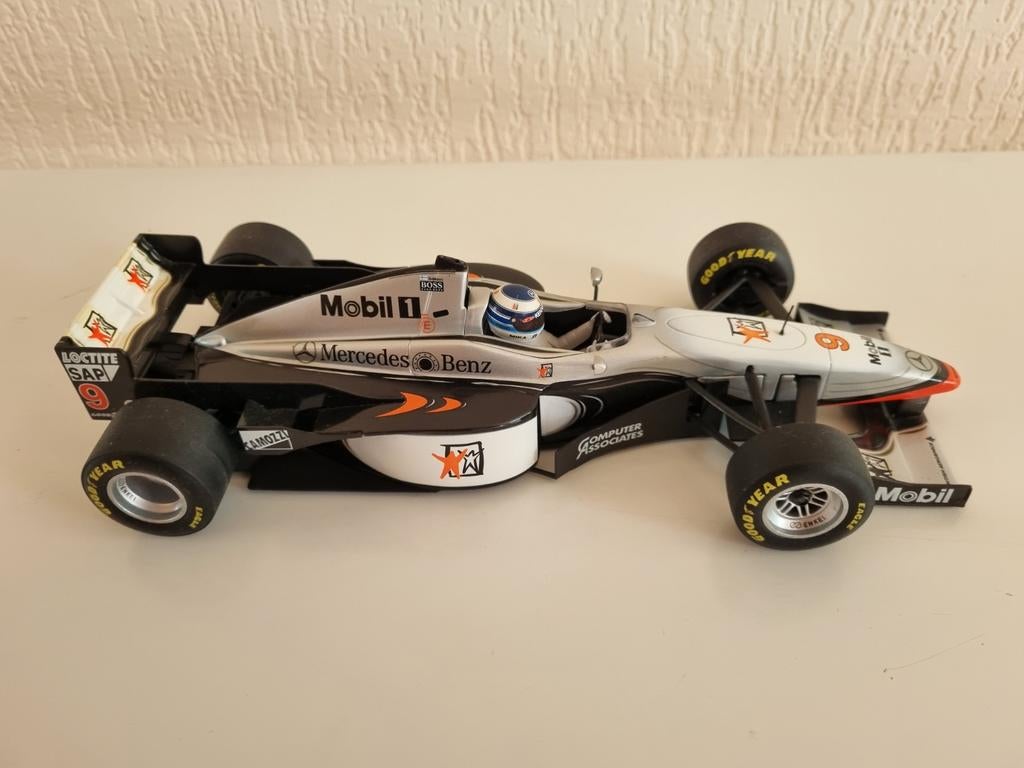Mclaren Mercedes, Hobby en Vrije tijd, Modelauto's | 1:18, Ophalen of Verzenden, Zo goed als nieuw
