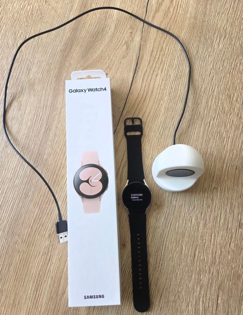 Samsung Galaxy Watch 4, Sieraden, Tassen en Uiterlijk, Smartwatches, Ophalen, Zwart, Zo goed als nieuw, Samsung
