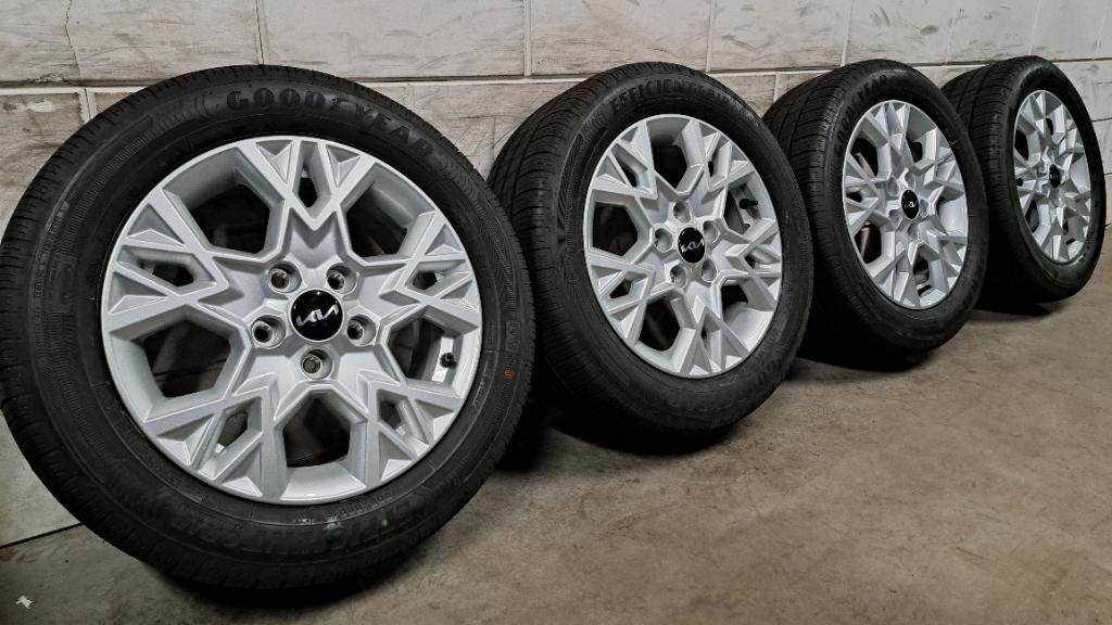 Nieuwe set! Velgen Kia Ceed Venga Carens Niro 205/55/16, 16 inch, Banden en Velgen, Nieuw, Personenwagen