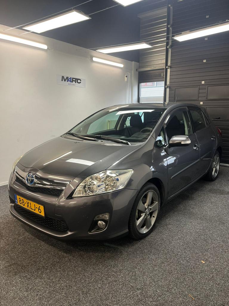 Toyota Auris 1.8 Full Hybrid 136PK 5D CVT 2012 Grijs, Euro 5, Stof, Origineel Nederlands, Bedrijf