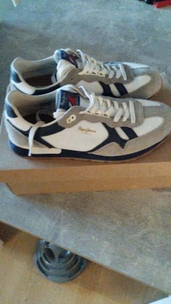 Sneakers, Ophalen of Verzenden, Zo goed als nieuw