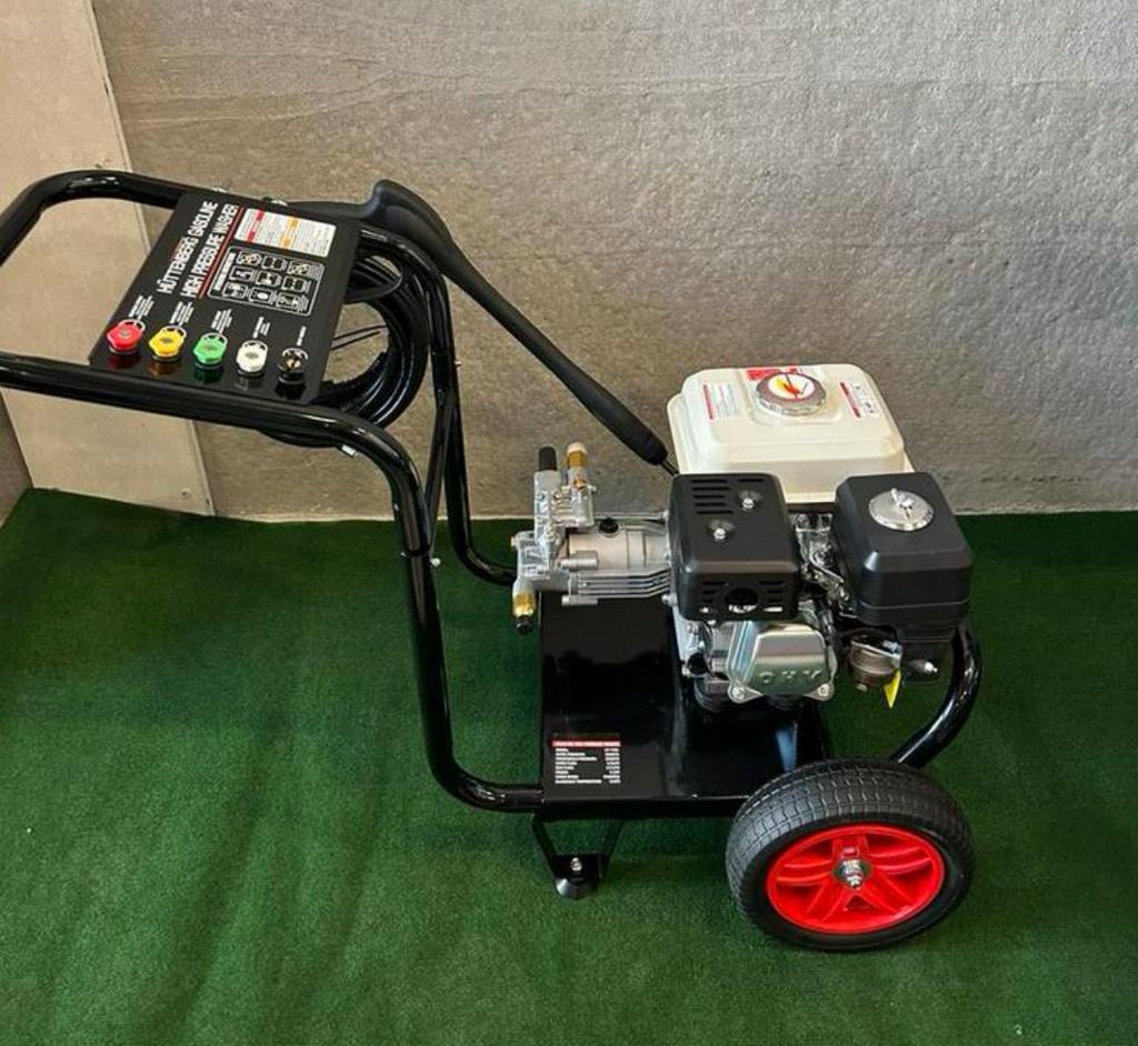 Foto 3 van Aanbieding Nieuwe Benzine Hogedrukreiniger hogedruk reiniger