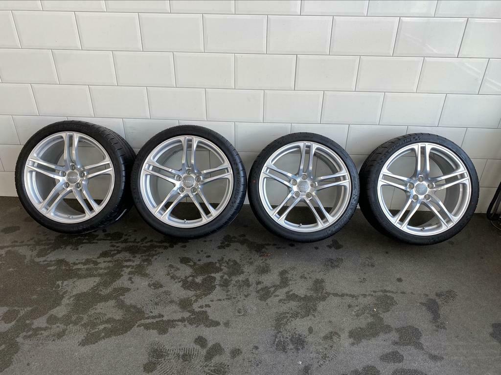 Audi R8 V8 dubbelspaak zilver zomerset🔆, Gebruikt, 295 mm, Banden en Velgen, Personenwagen