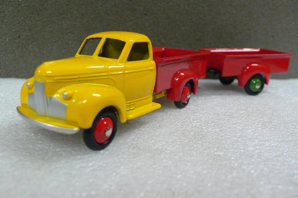 studebaker pick up met aanhangwagen - dinky toys/ atlas 1/43, Verzenden, Nieuw, Auto, Dinky Toys