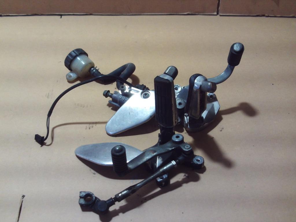 set voetsteunen Yamaha FZR 600r bj94-97 rem en schakel, Motoren, Ophalen of Verzenden, Gebruikt
