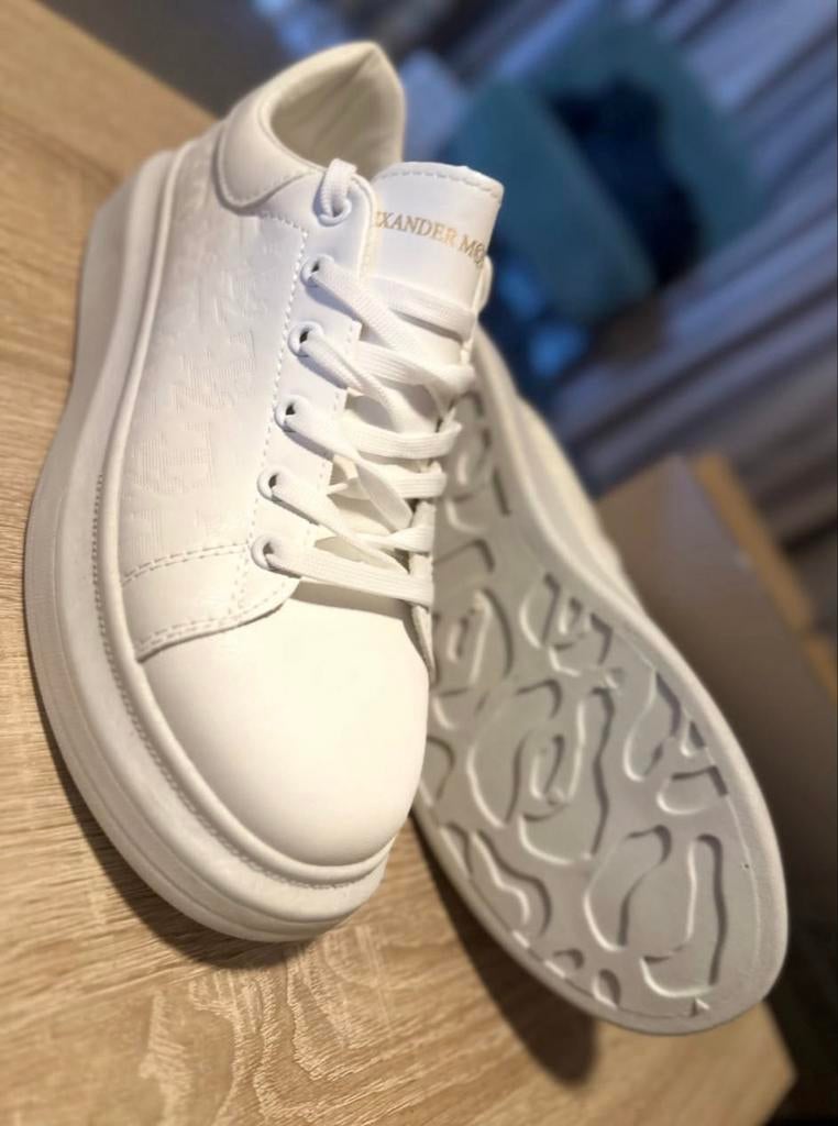 Alexander McQueen Oversized Sneakers Maat 42, Kleding | Heren, Schoenen, Nieuw, Sneakers of Gympen, Wit, Ophalen of Verzenden