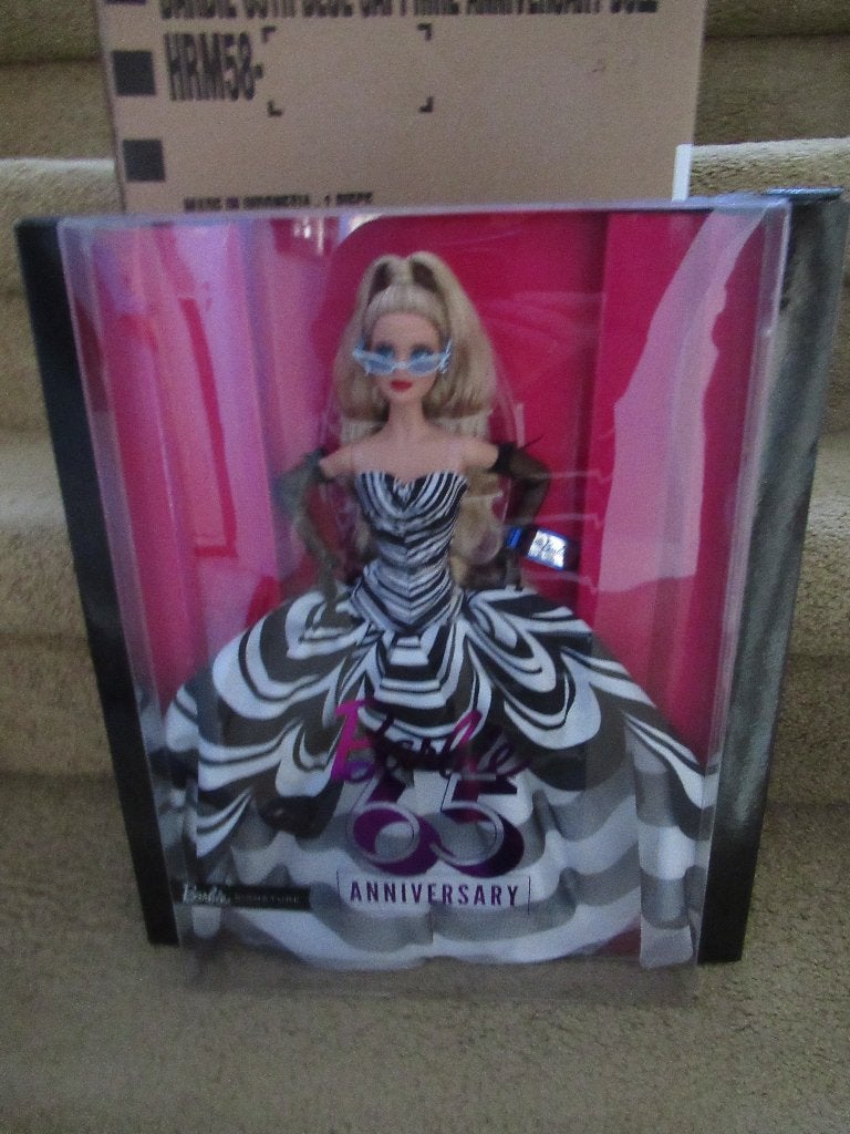 Barbie signature BLUE SAPPHIRE 65th Anniversary doll HRM58, Ophalen of Verzenden, Nieuw, Pop