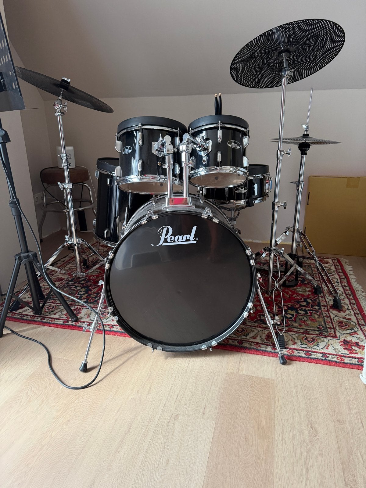 Pearl drumstel met RTOM Black Hole en Evans dB One bekkens, Ophalen, Gebruikt, Pearl