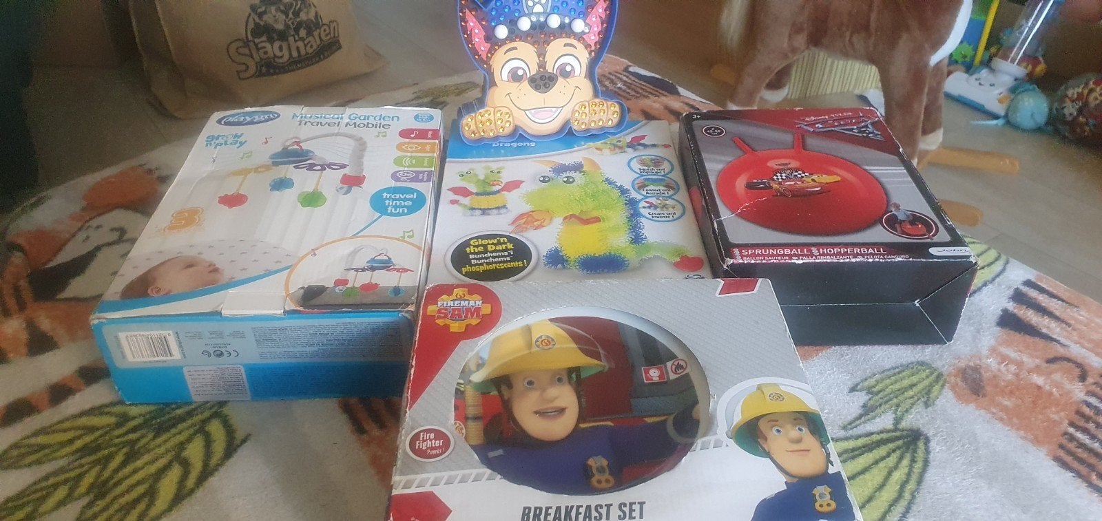 nieuwe spullen: mobiel, springbal, ontbijtset, knutse, Ophalen of Verzenden, Nieuw, Jongen of Meisje