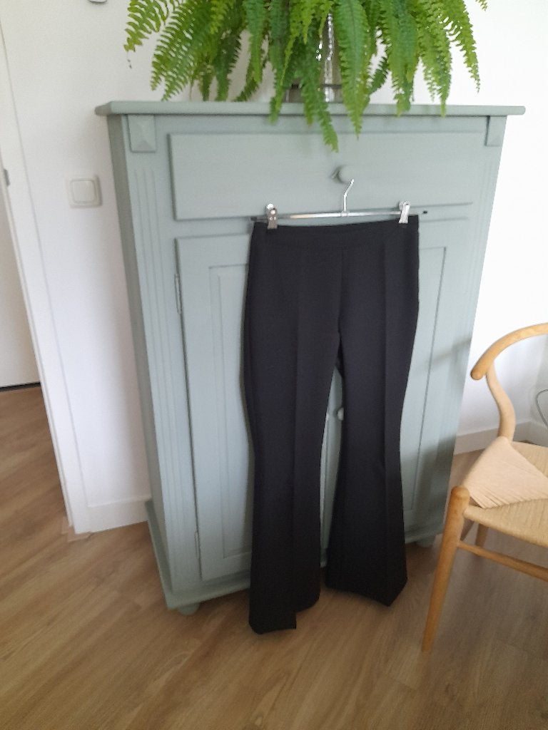 Zwarte pantalon van Benetton maat S, Zwart, Ophalen of Verzenden, Zo goed als nieuw, United Colors of Benetton
