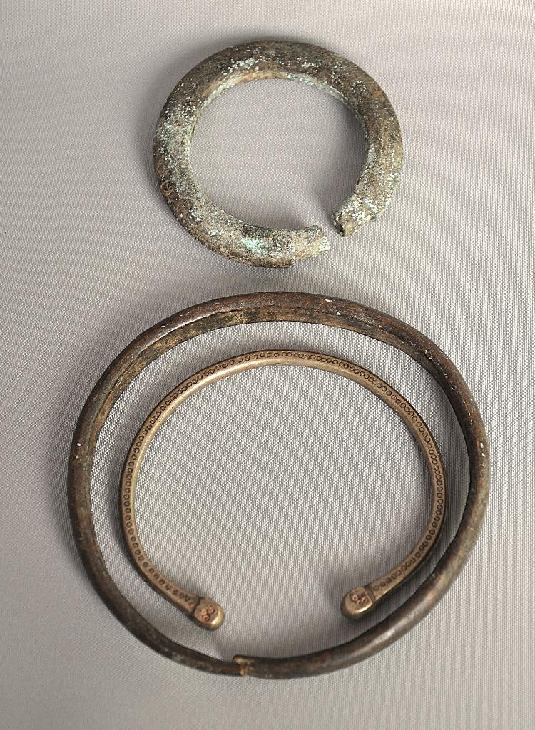 Lot van 3 Authentieke West-Afrikaanse bronzen armbanden, Ophalen of Verzenden