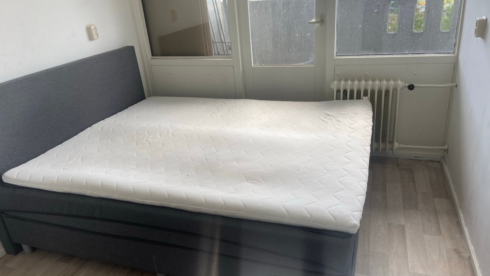 Tweepersoons boxspring met matras en topper, Ophalen, Gebruikt, Tweepersoons, 140 cm