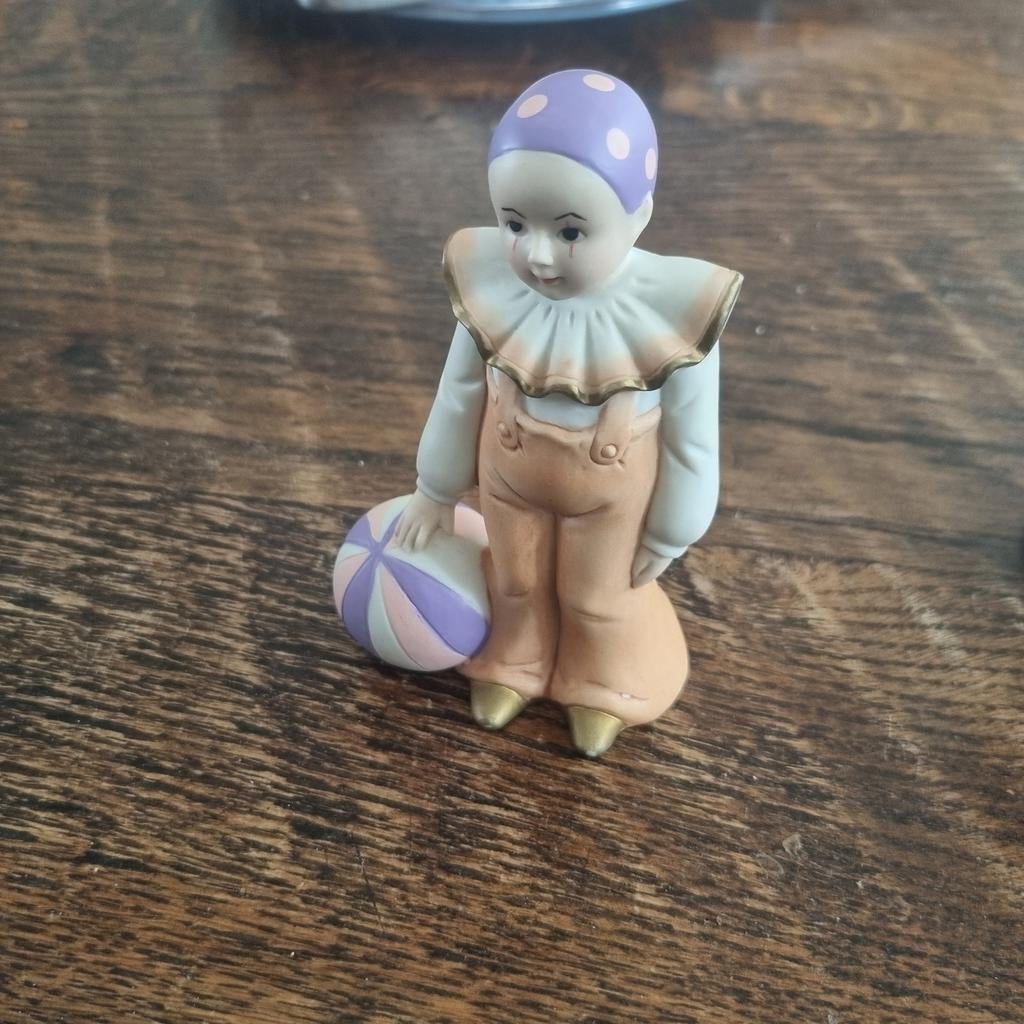 Vintage Pierrot Beeldje Biscuit Porselein Pastelkleuren 8cm, Ophalen of Verzenden